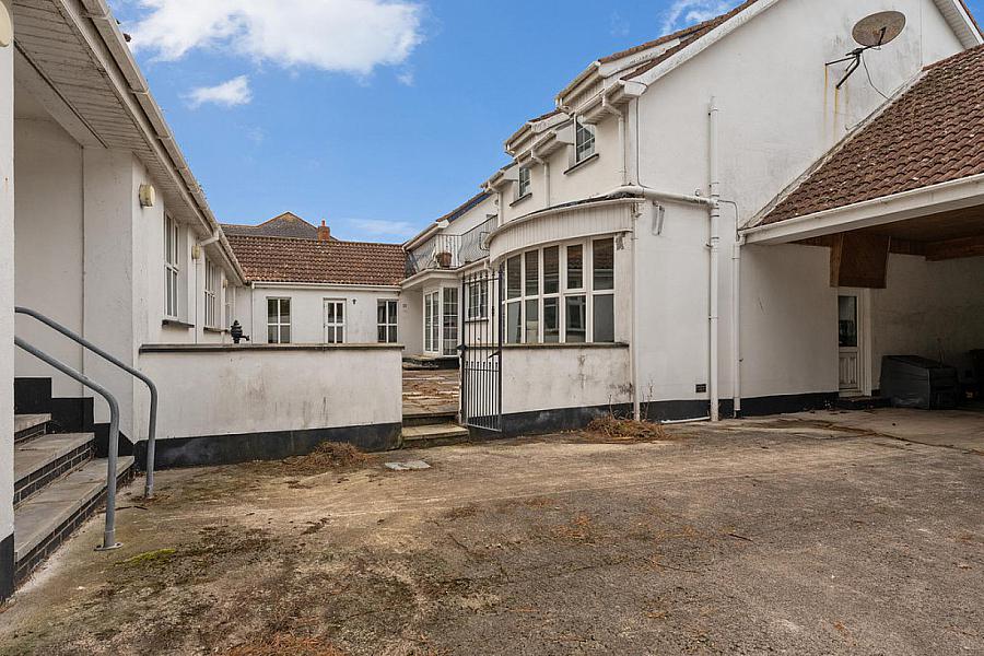 134B Warren Road