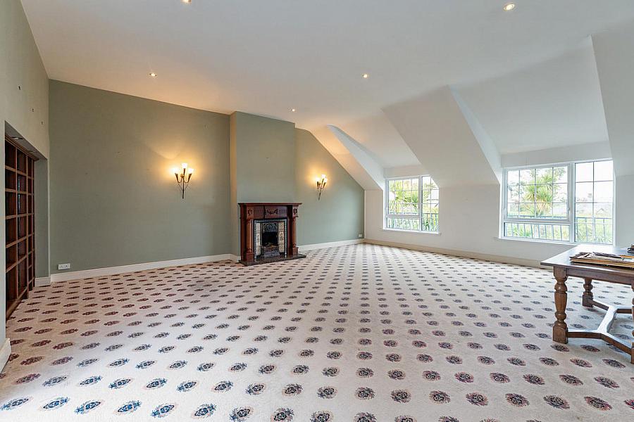 134B Warren Road