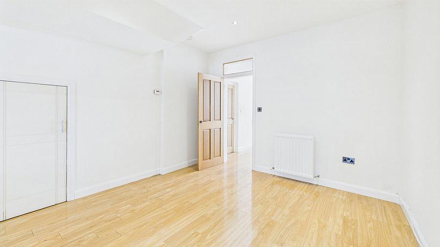 44 Holborn Avenue