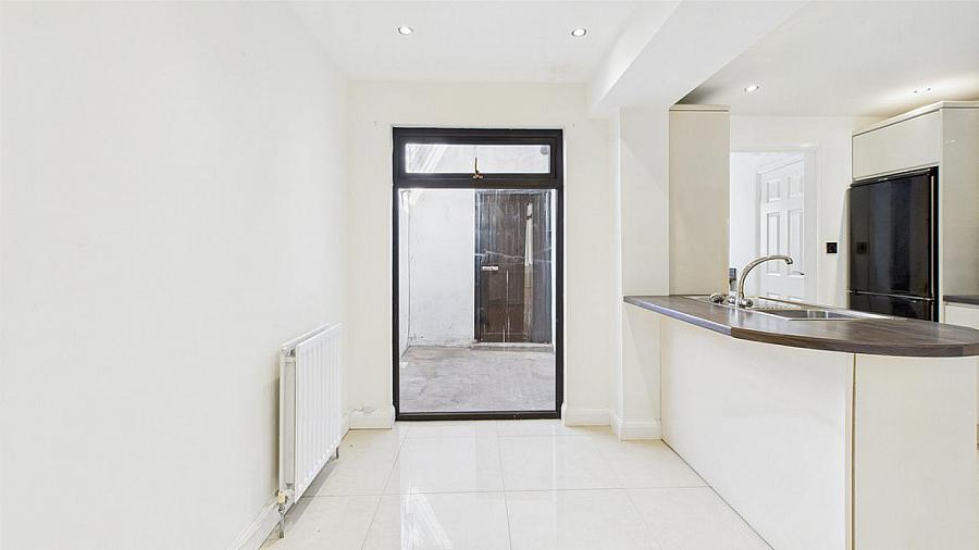 44 Holborn Avenue