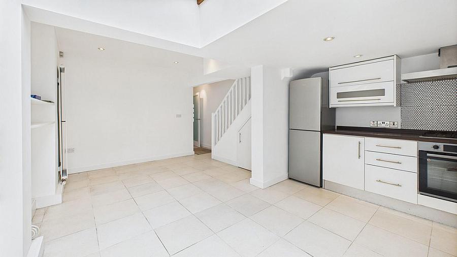 34 Lyle Road