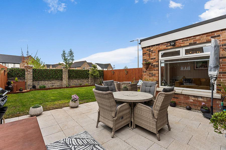 15 Rowanvale Crescent