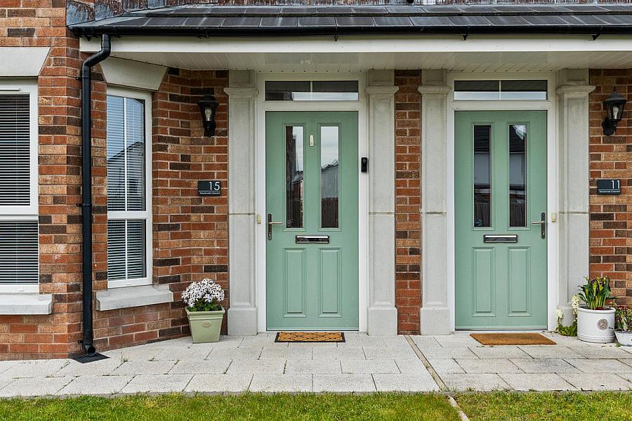 15 Rowanvale Crescent