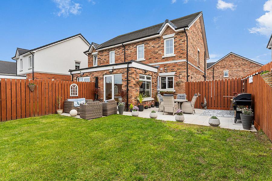 15 Rowanvale Crescent