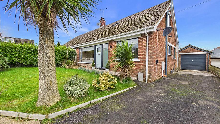 10 Ravelstone Avenue