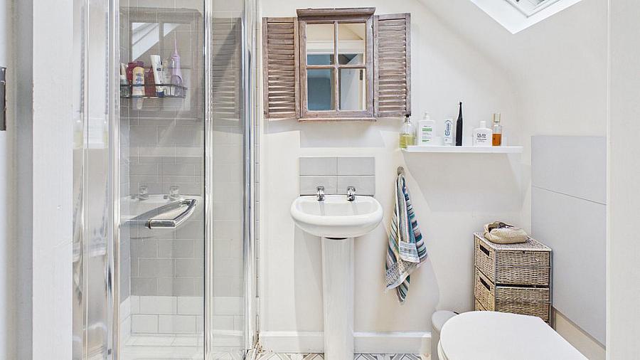 10 Ravelstone Avenue