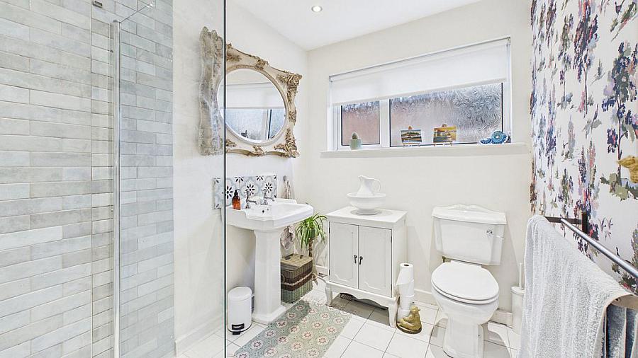 10 Ravelstone Avenue