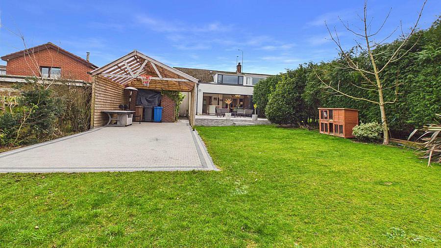 10 Ravelstone Avenue