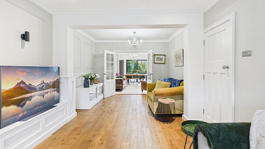 10 Ravelstone Avenue