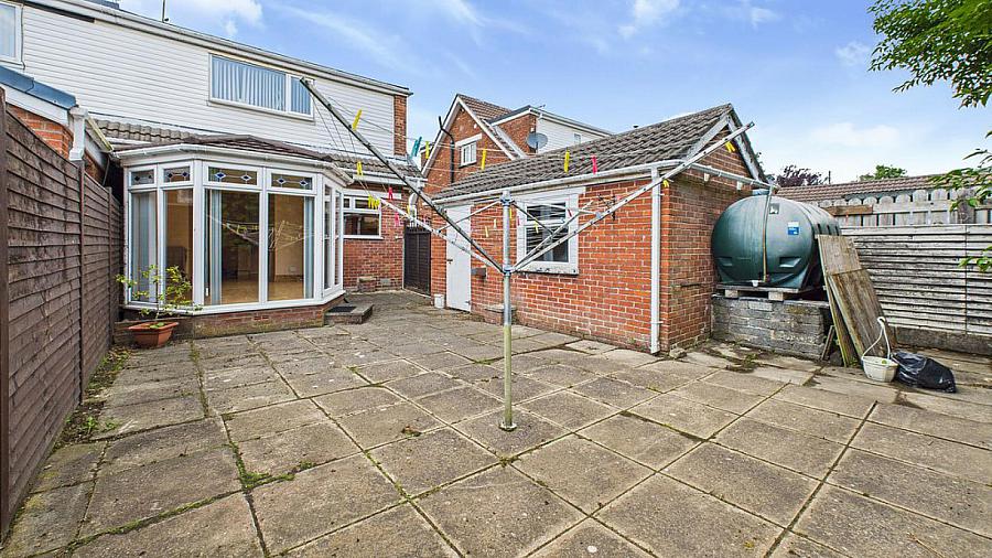 8 Victoria Crescent 8 Victoria Crescent