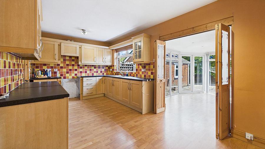 8 Victoria Crescent 8 Victoria Crescent