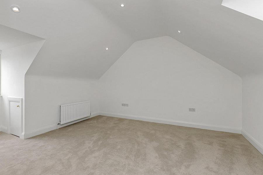 Apartment 4 Crosby House, 35 College Green
