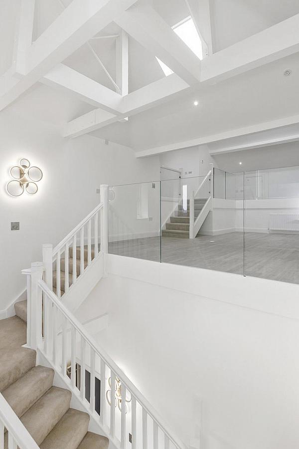 Apartment 4 Crosby House, 35 College Green