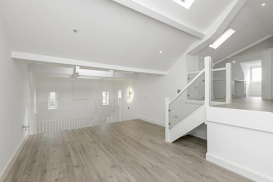 Apartment 4 Crosby House, 35 College Green