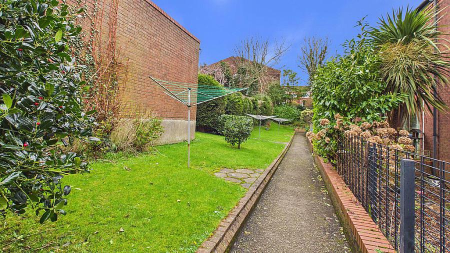 2 Windmill Court