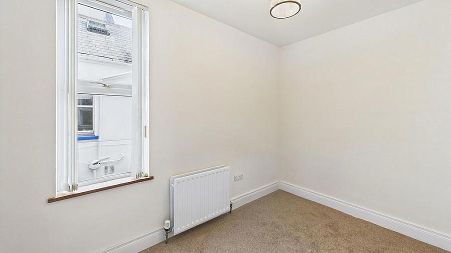 Apt. 2, 76 Seacliff Road