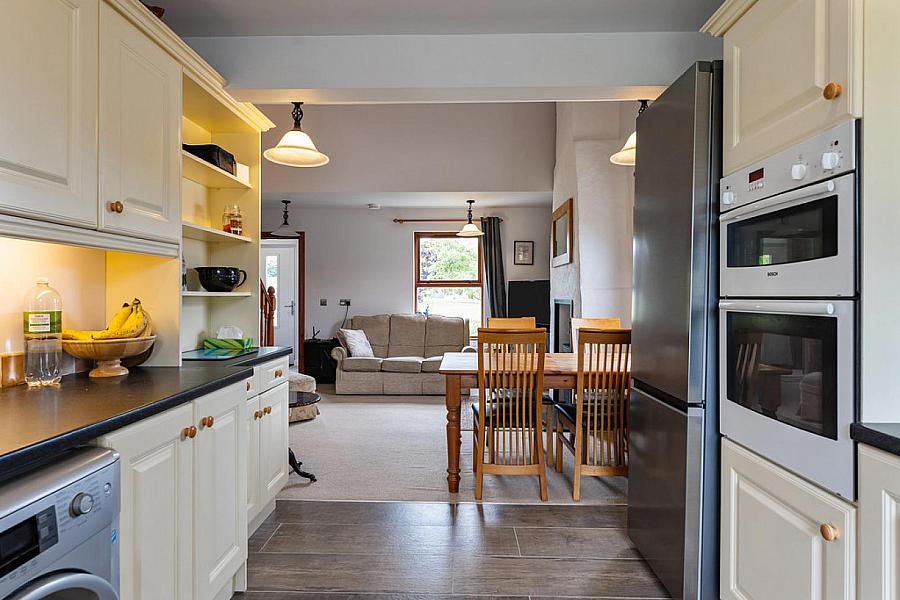 2 Hazelwood Glen