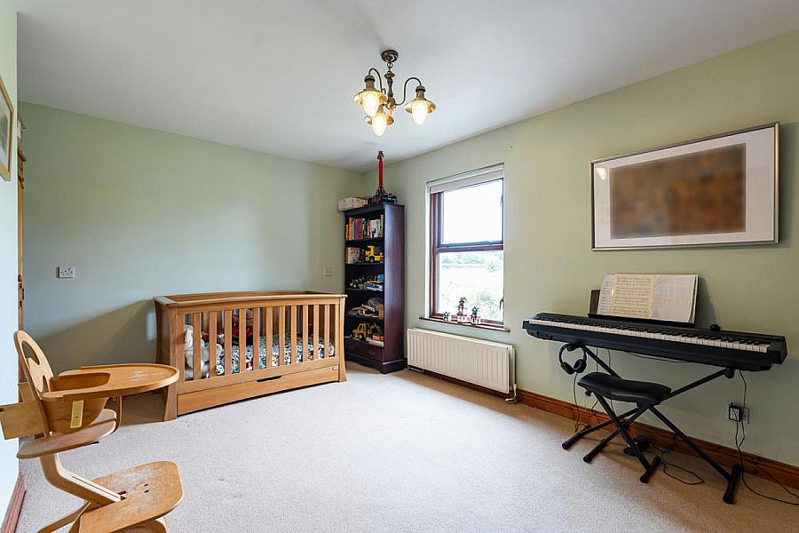 2 Hazelwood Glen