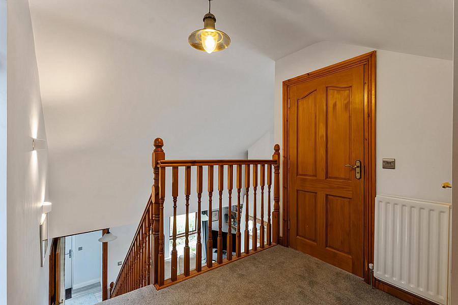 2 Hazelwood Glen