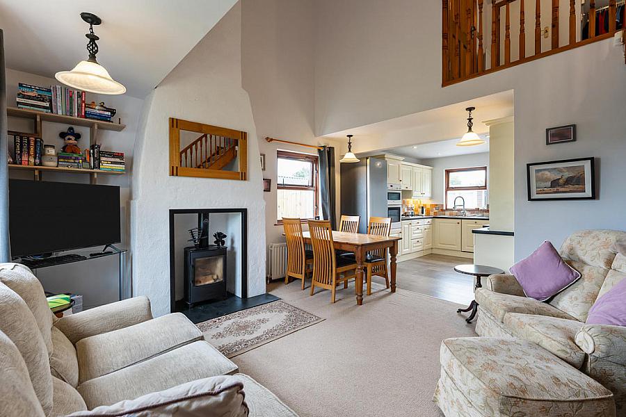 2 Hazelwood Glen