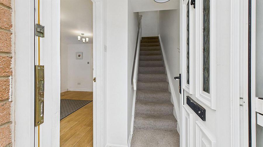 1 Hartford Mews