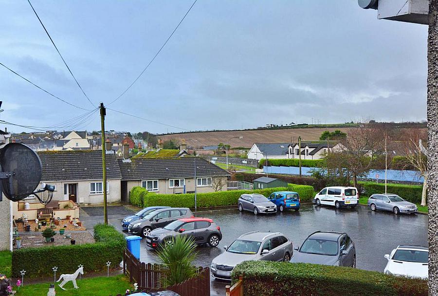 10d Springwell Park