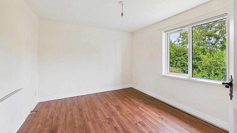 10d Springwell Park