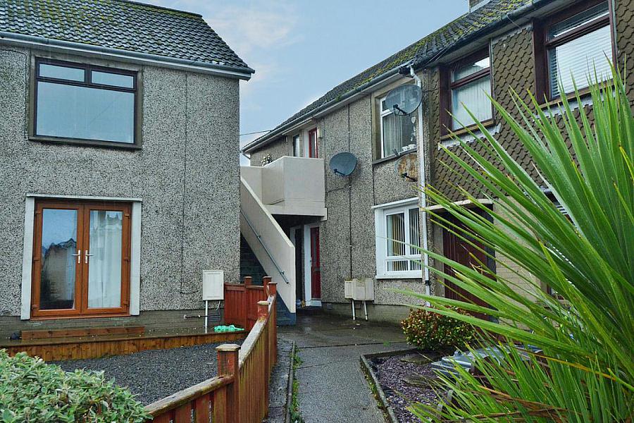 10d Springwell Park