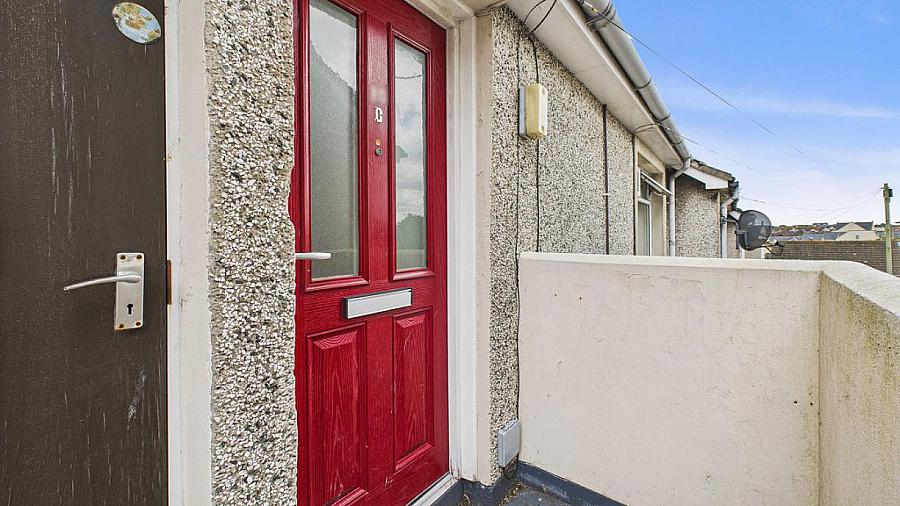 10d Springwell Park