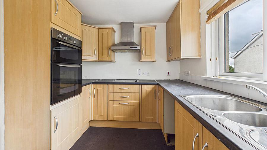 10d Springwell Park