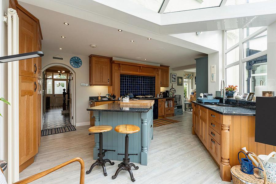 18 Farnham Park