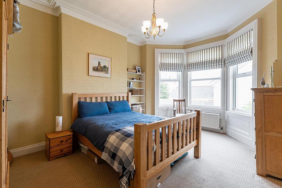 18 Farnham Park