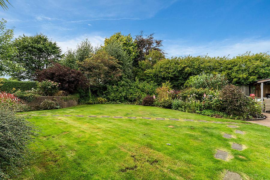 18 Farnham Park