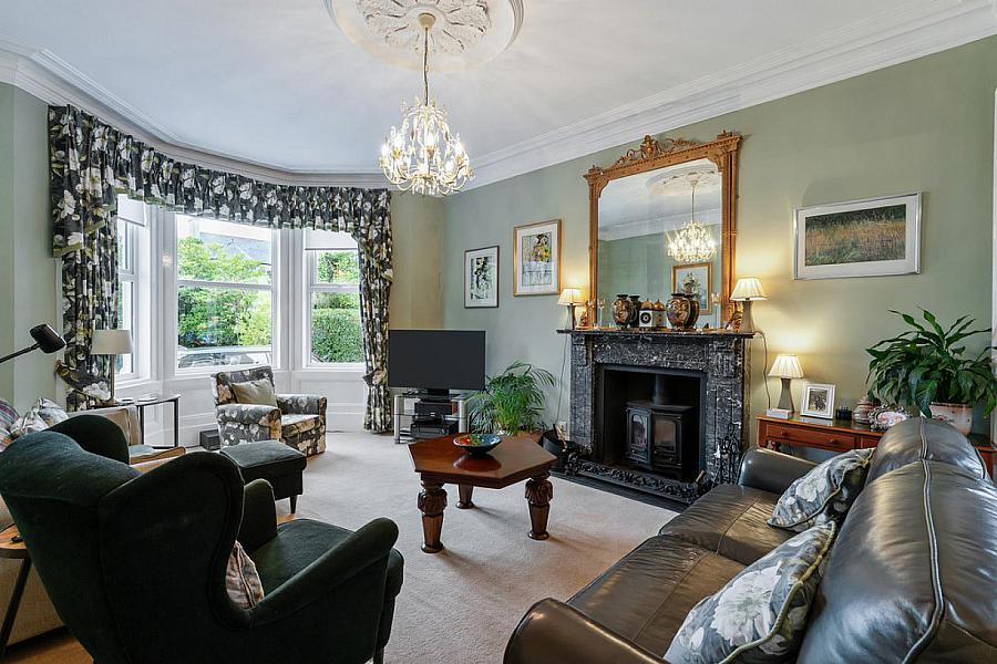 18 Farnham Park
