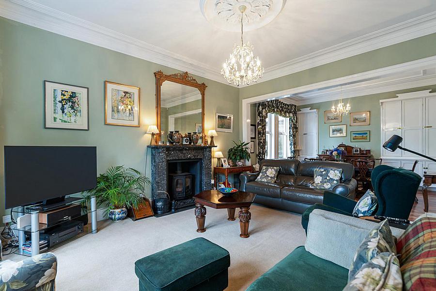 18 Farnham Park