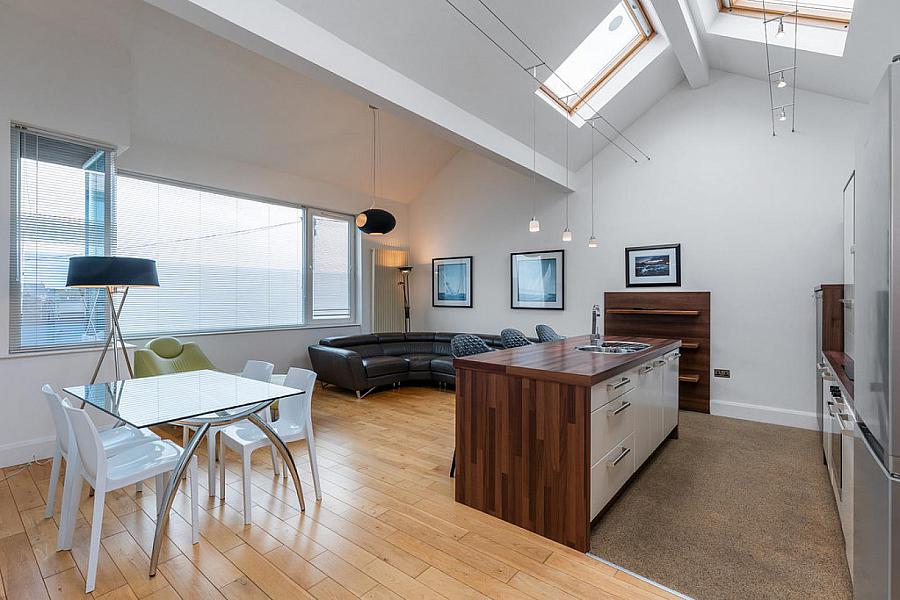 2D Godfrey Avenue
