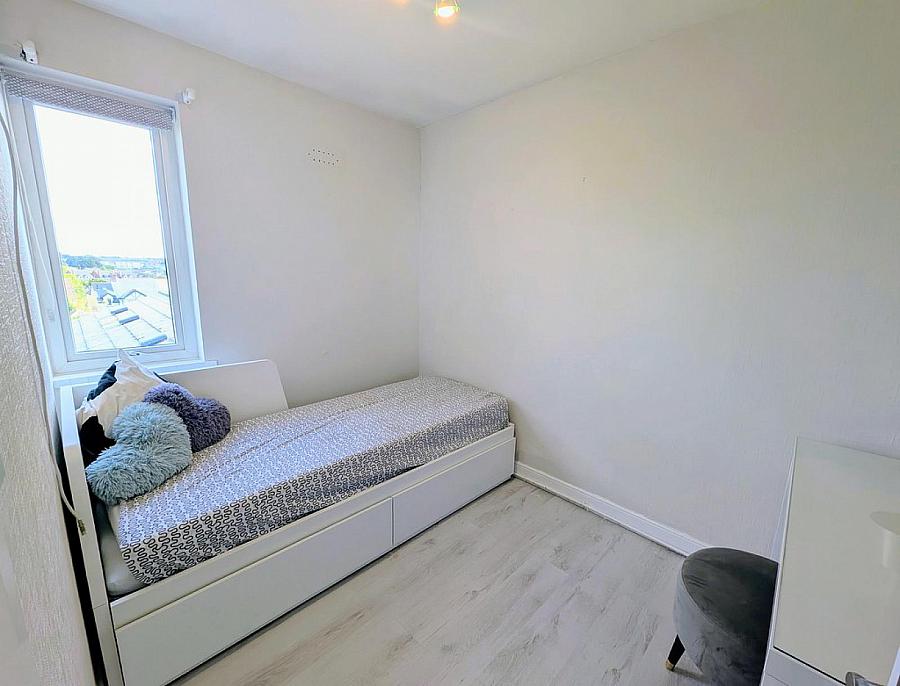 4 Summerhill Park