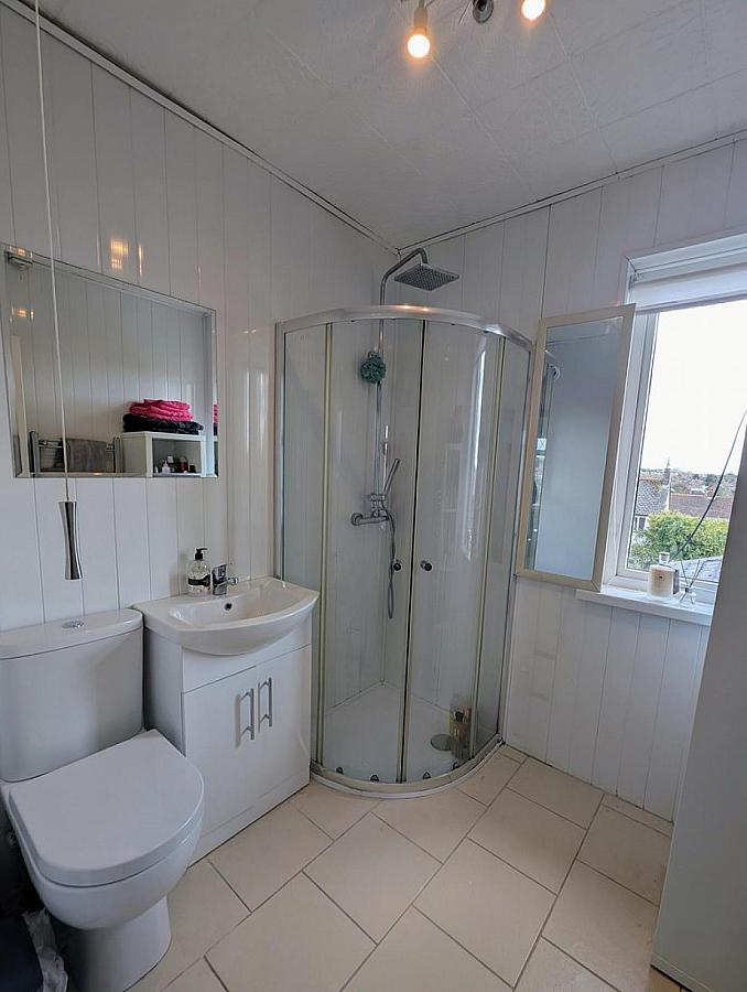 4 Summerhill Park