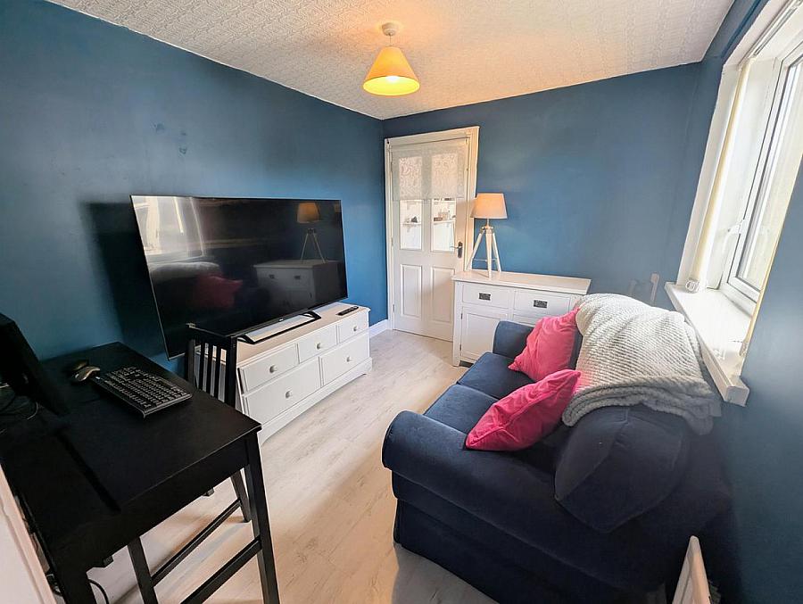 4 Summerhill Park