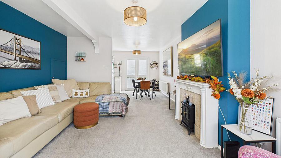 7 Abbey Drive