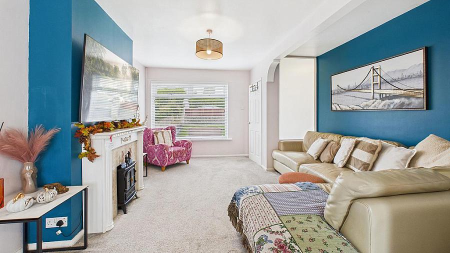 7 Abbey Drive