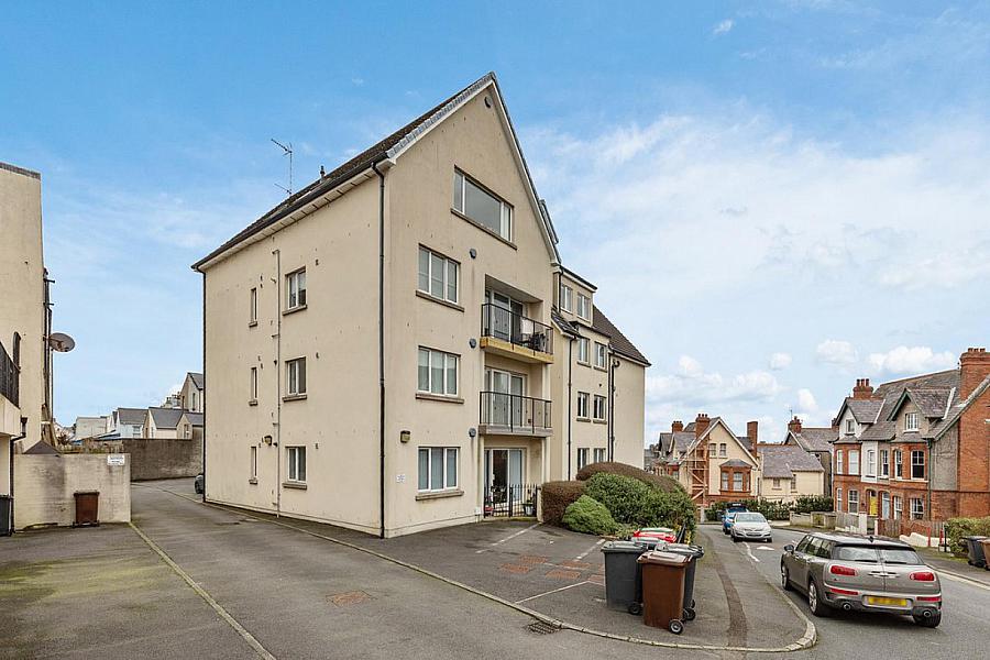 Apartment 15, 4 Princetown Avenue