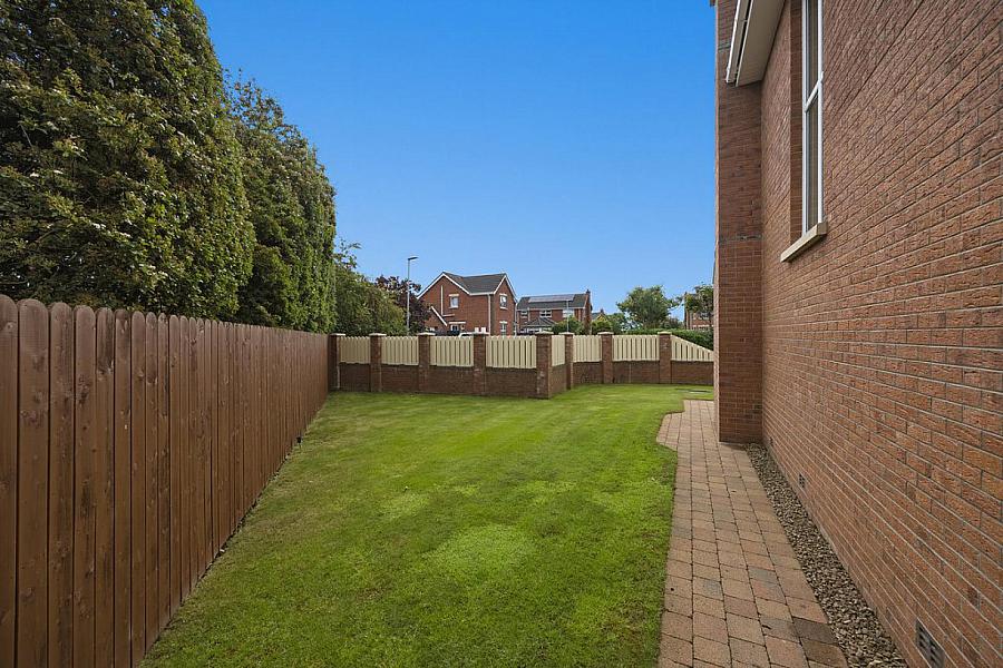 12 Ballycrochan Avenue