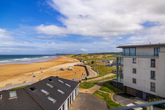 Top Floor The Tides