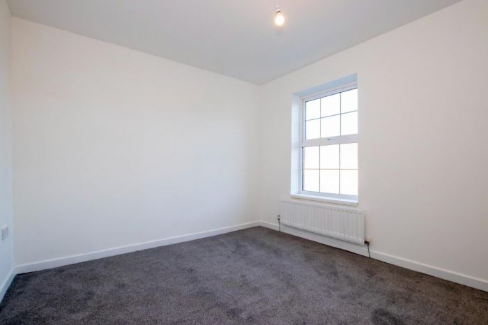 Apt 4, Lodge Court Main Street