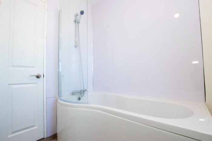 Apt 4, Lodge Court Main Street