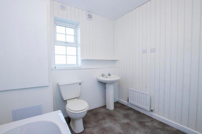 Apt 4, Lodge Court Main Street