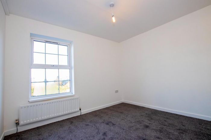 Apt 4, Lodge Court Main Street