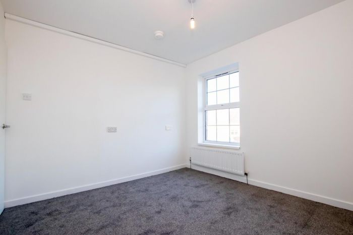 Apt 4, Lodge Court Main Street