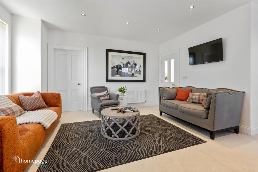 1 Clooney Mews